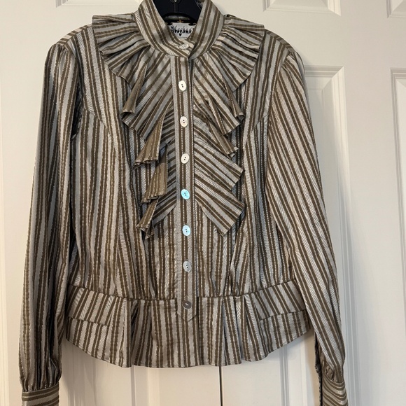 Meghan Fabulous Tops - Meghan Fabulous blouse